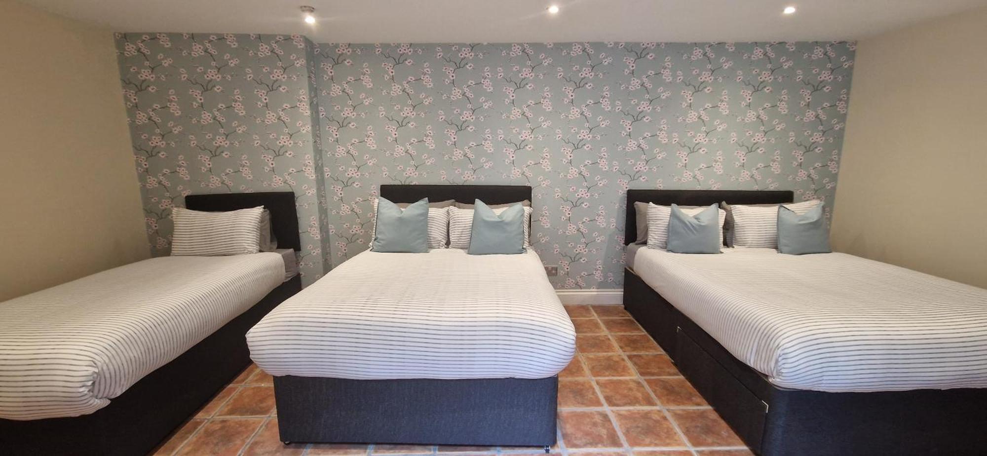 The Copper Fields Apartment Лондон Екстериор снимка